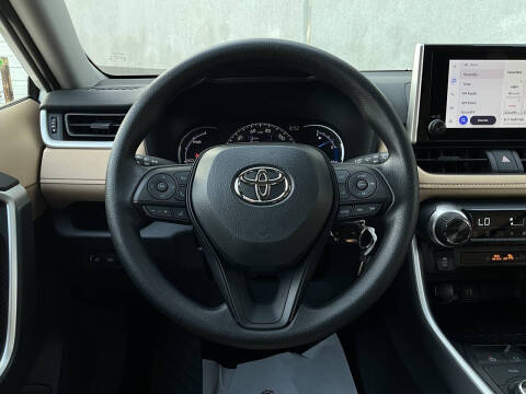 2025 Toyota RAV4 Hybrid LE