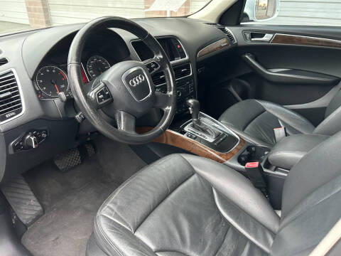 2011 Audi Q5 2.0T quattro Premium