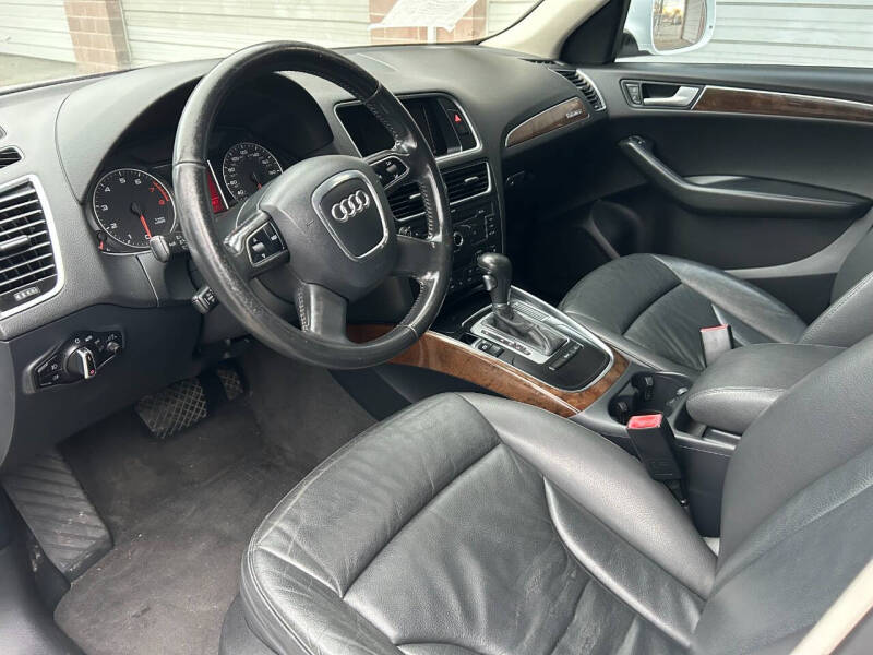 2011 Audi Q5 2.0T quattro Premium