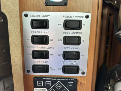 2008 Winnebago Journey