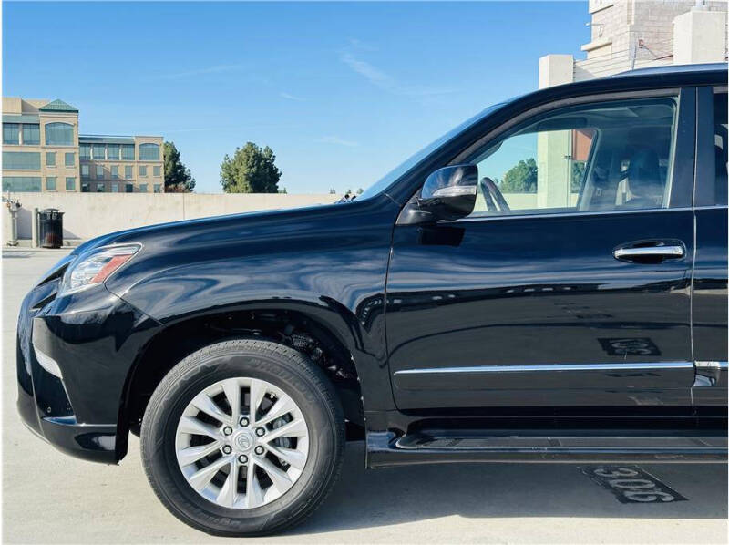 2019 Lexus GX PREMIUM photo 10