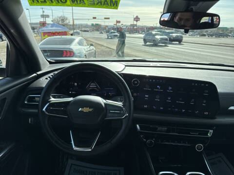 2024 Chevrolet Traverse LT