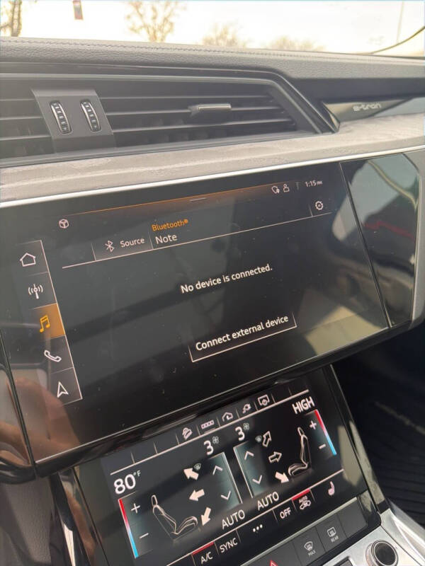 2021 Audi e-tron quattro Premium