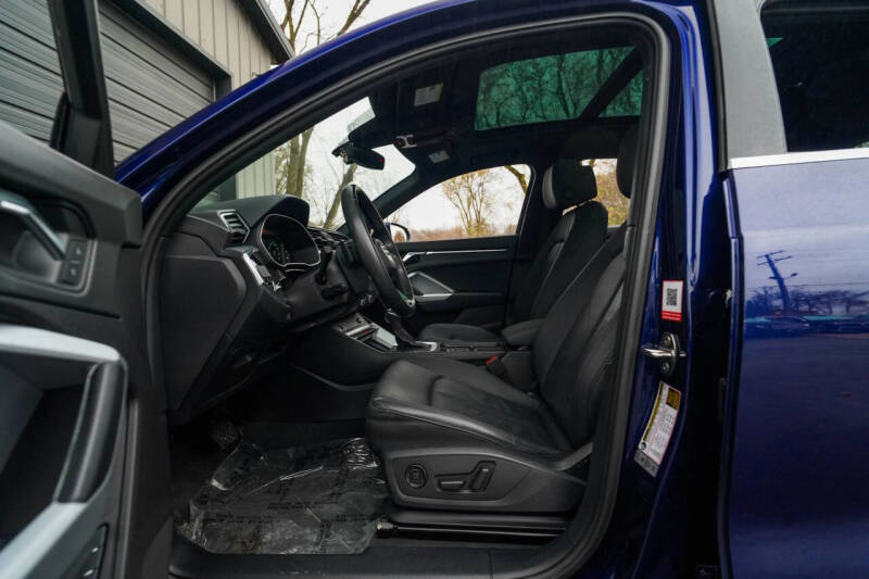 2022 Audi Q3 quattro S line Premium 45 TFSI