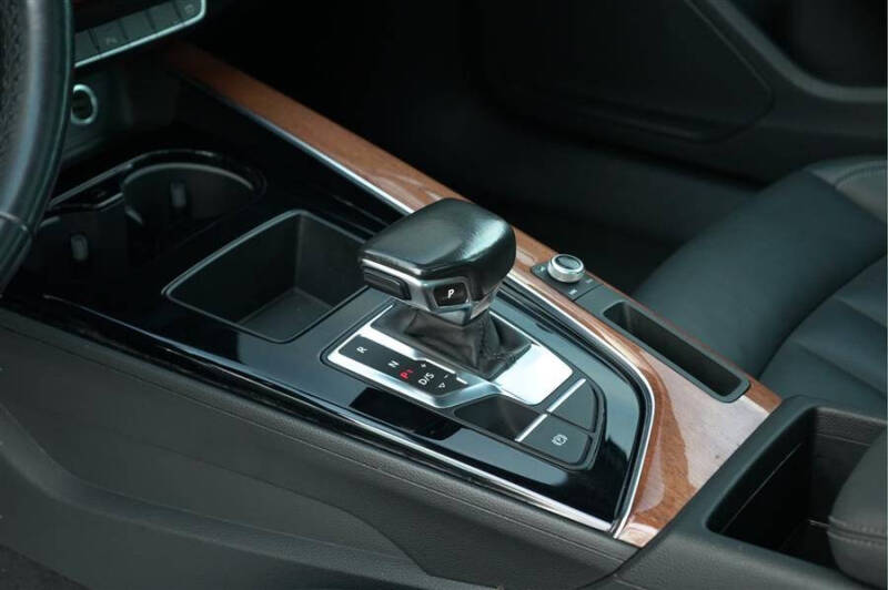 2022 Audi A4 quattro Premium 40 TFSI