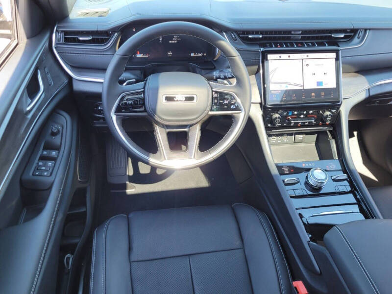 2025 Jeep Grand Cherokee Overland