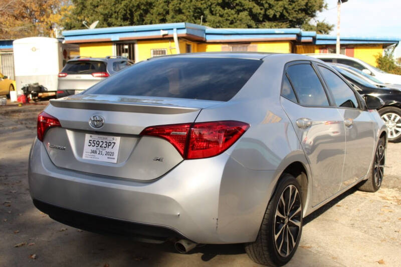 2017 Toyota Corolla SE photo 7