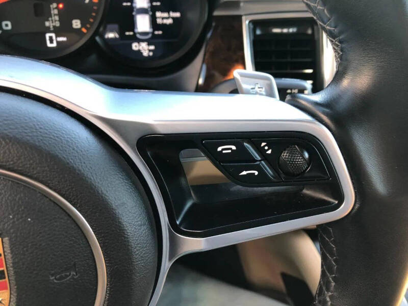 2017 Porsche Macan