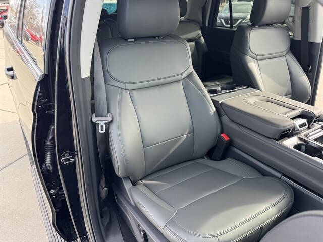 2026 Ford Expedition MAX Active