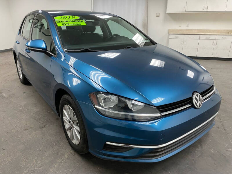 2019 Volkswagen Golf SE