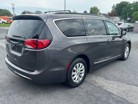 2017 Chrysler Pacifica Touring Plus