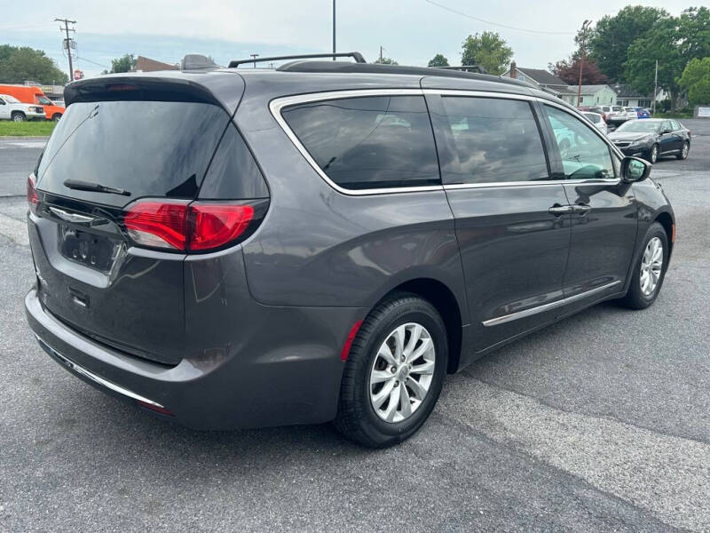 2017 Chrysler Pacifica Touring Plus