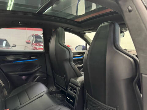 2024 Porsche Macan Turbo Electric