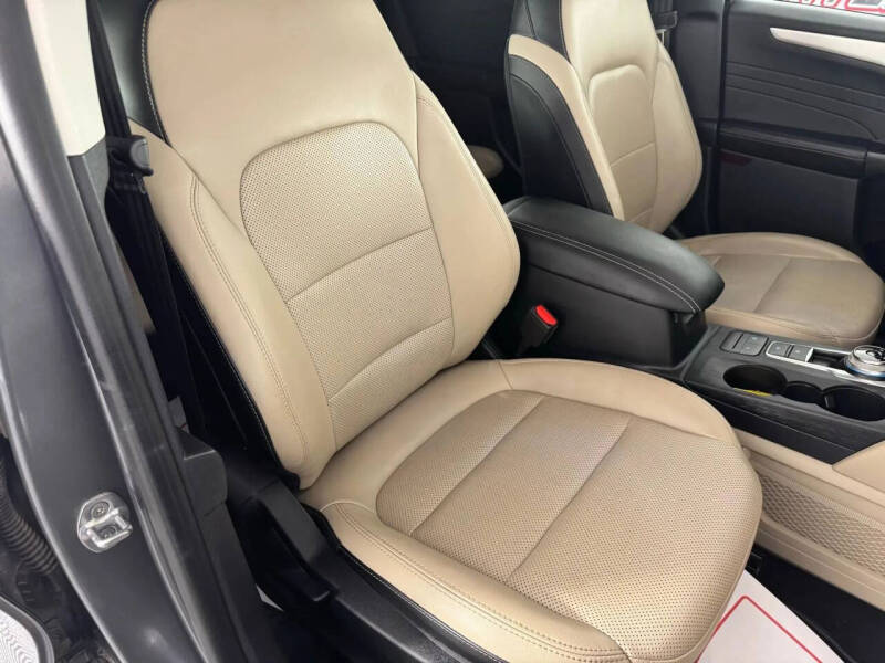 2021 Ford Escape SEL