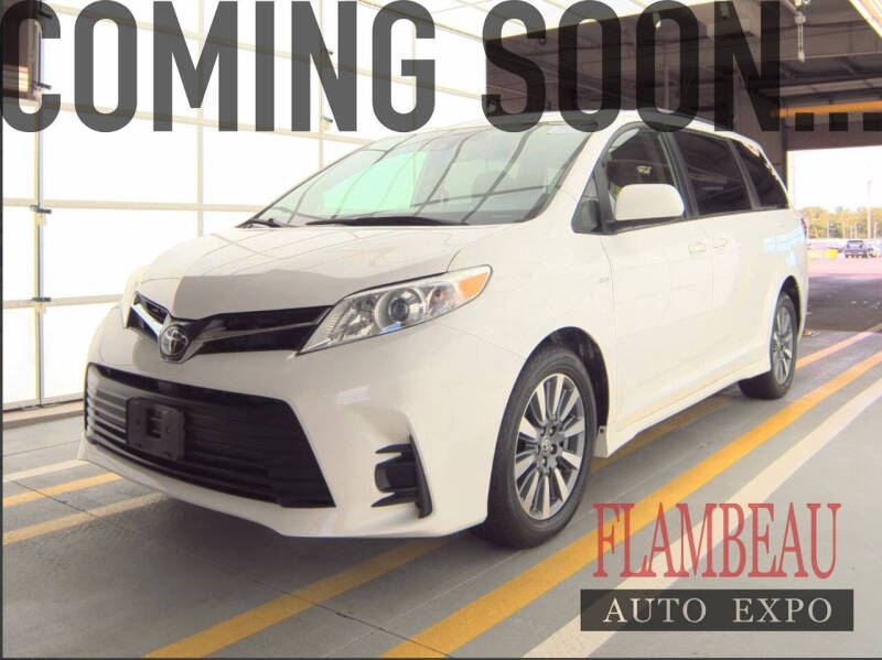 2020 Toyota Sienna LE's photo