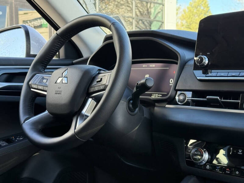 2025 Mitsubishi Outlander PHEV SEL