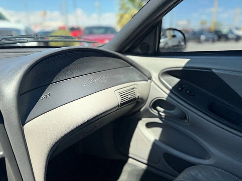 2002 Ford Mustang GT Deluxe