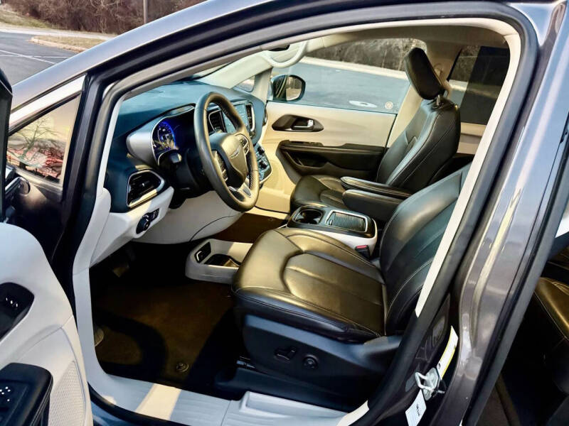 2023 Chrysler Pacifica Touring L