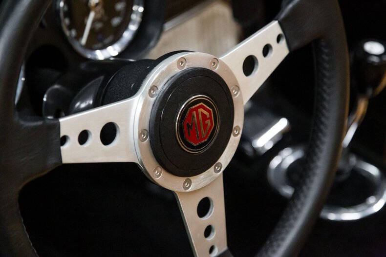 1967 MG RESTORED MG B