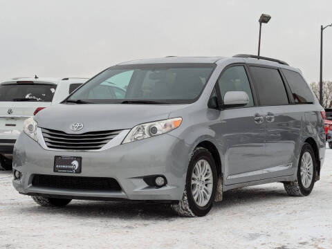 2017 Toyota Sienna XLE 8-Passenger
