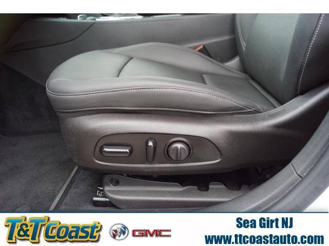 2018 Buick Regal TourX Essence