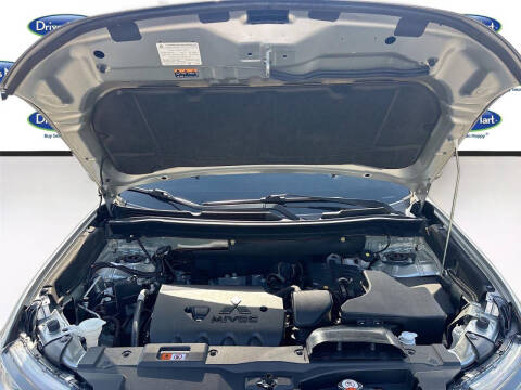 2020 Mitsubishi Outlander SE