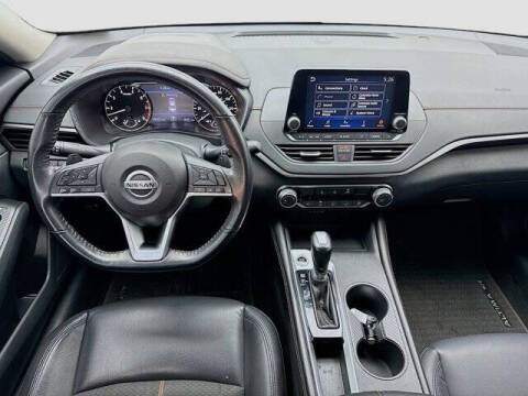 2022 Nissan Altima 2.5 SR