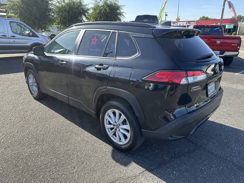 2023 Toyota Corolla Cross LE