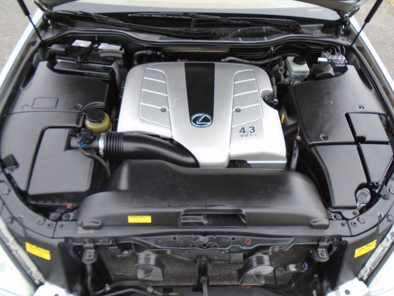 2004 Lexus LS 430