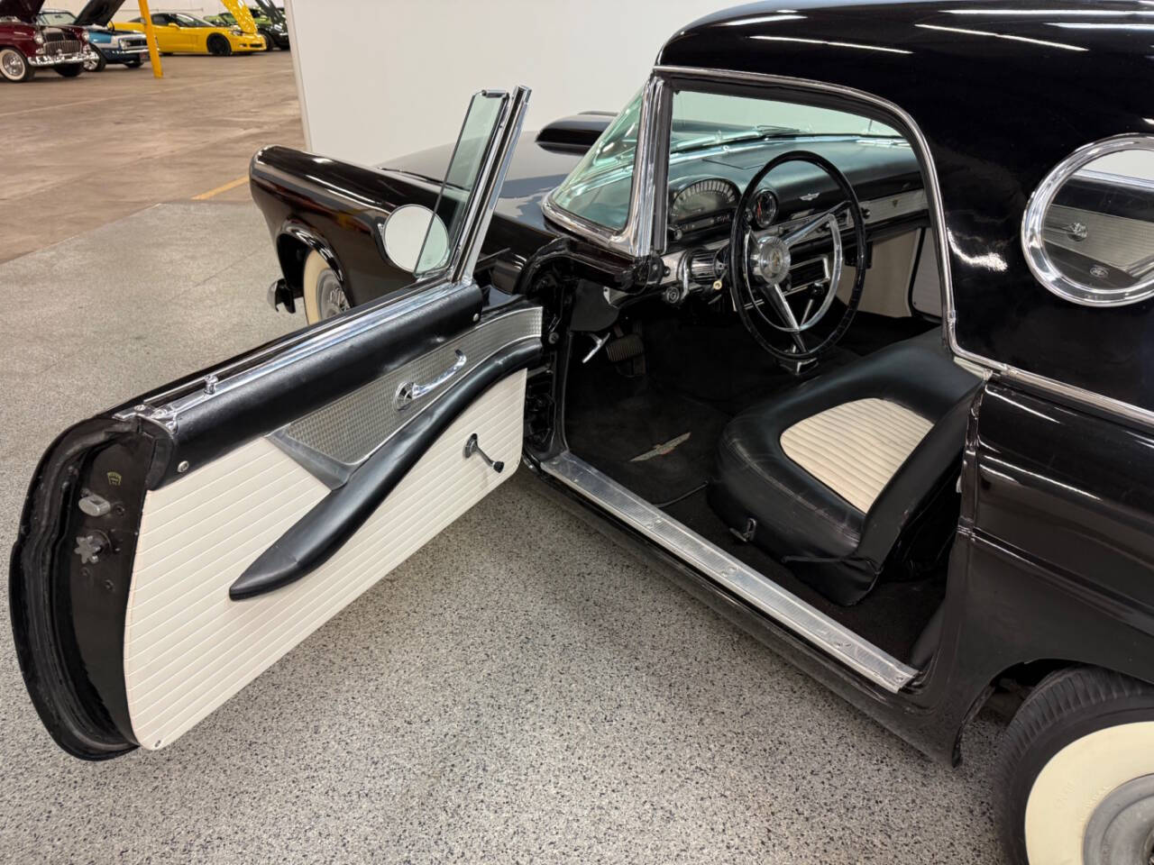 1956 Ford Thunderbird 12
