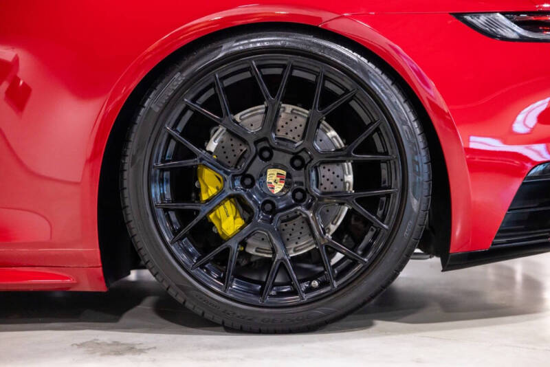 2020 Porsche 911 Carrera