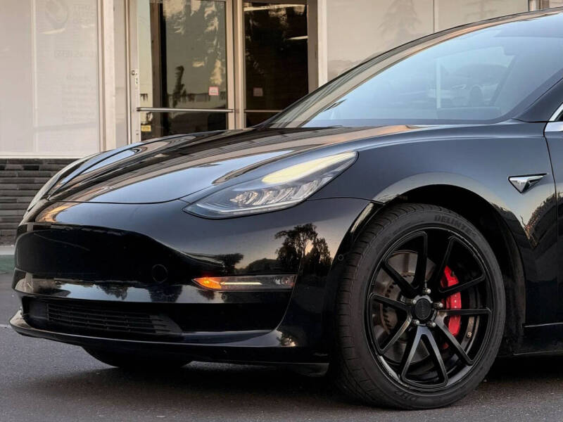 2019 Tesla Model 3 Performance