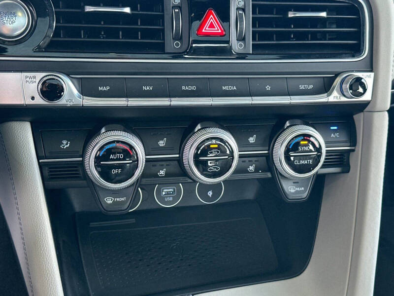 2023 Genesis G70