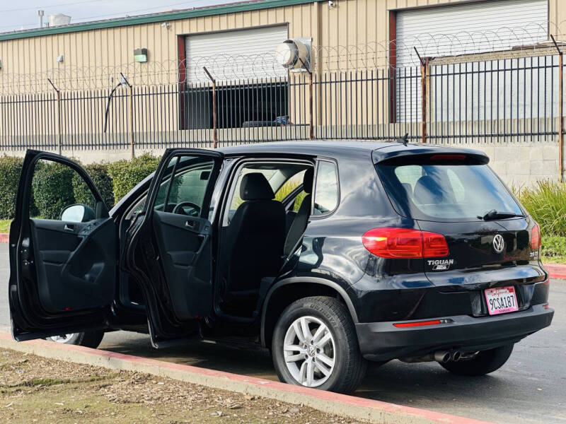 2013 Volkswagen Tiguan S 4Motion