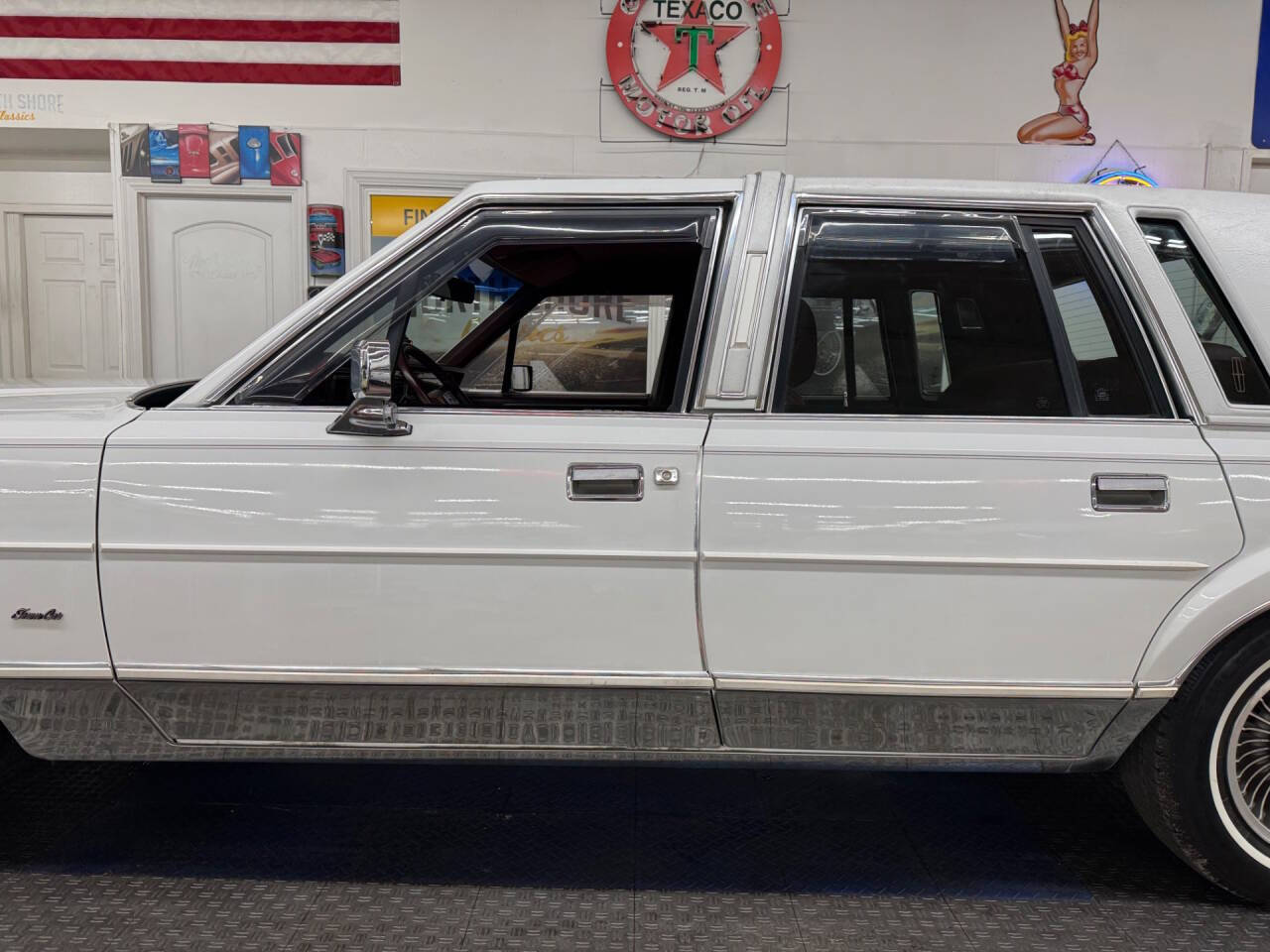 1989 Lincoln Town Car 17