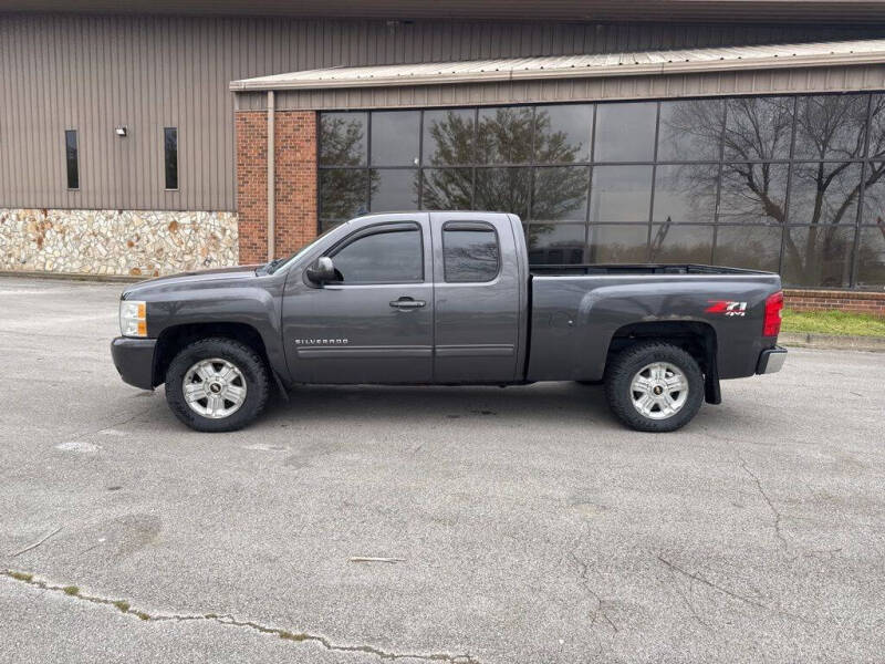 Used 2011 Chevrolet Silverado 1500 LT with VIN 1GCRKSE35BZ233435 for sale in Maysville, KY