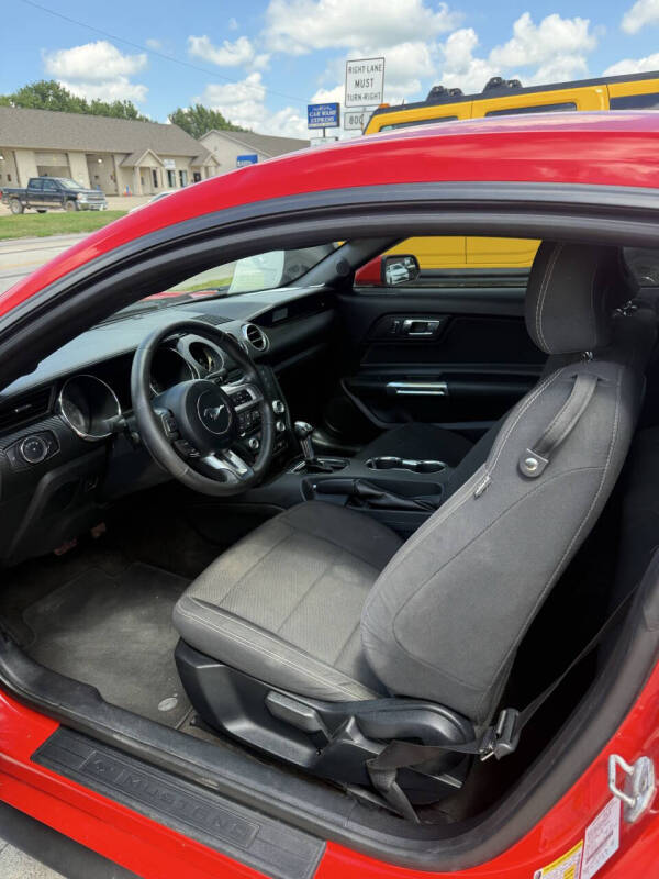 2016 Ford Mustang V6