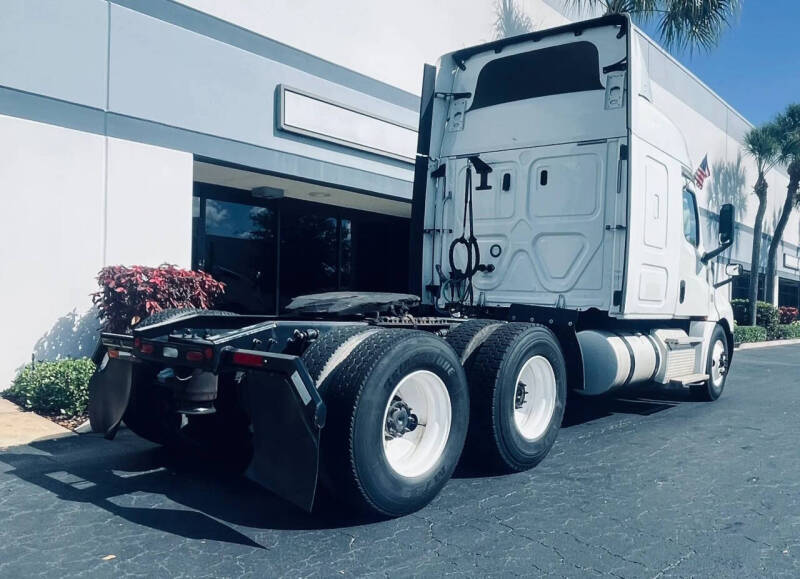 2019 Freightliner Cascadia