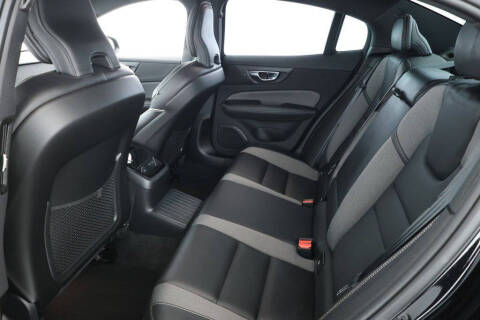 2022 Volvo S60 Recharge T8 R-Design Black Edition