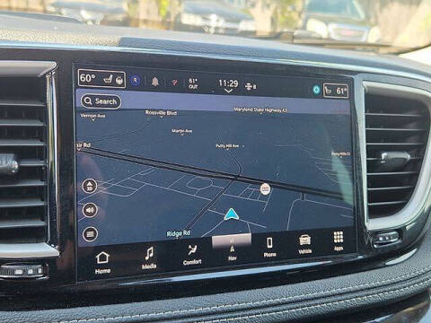 2024 Chrysler Pacifica Plug-In Hybrid Select