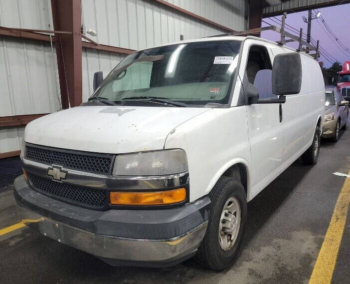 2008 Chevrolet Express Cargo Work Van's photo