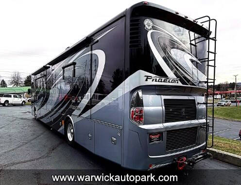 2015 Freightliner XCM Chassis