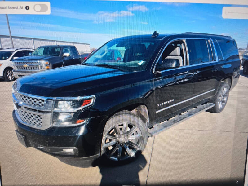 2017 Chevrolet Suburban LT's photo
