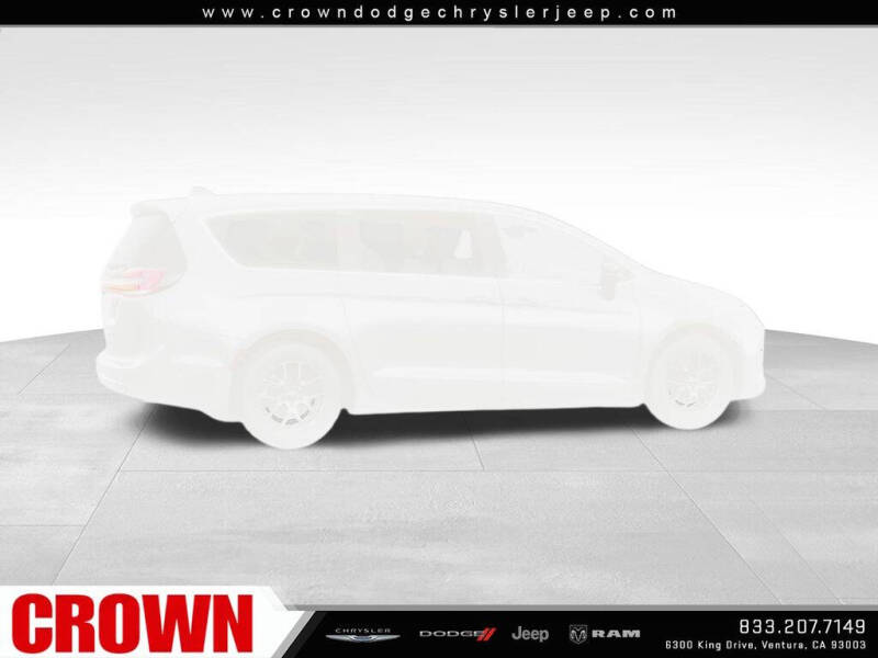 2027 Chrysler Pacifica Select