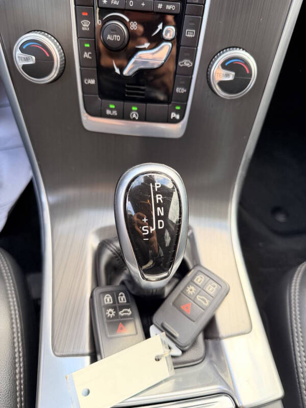 2016 Volvo XC60 T5 Drive-E