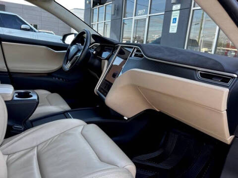 2017 Tesla Model S 90D