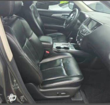 2017 Nissan Pathfinder SL