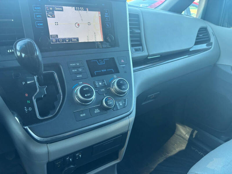 2017 Toyota Sienna XLE 7-Passenger