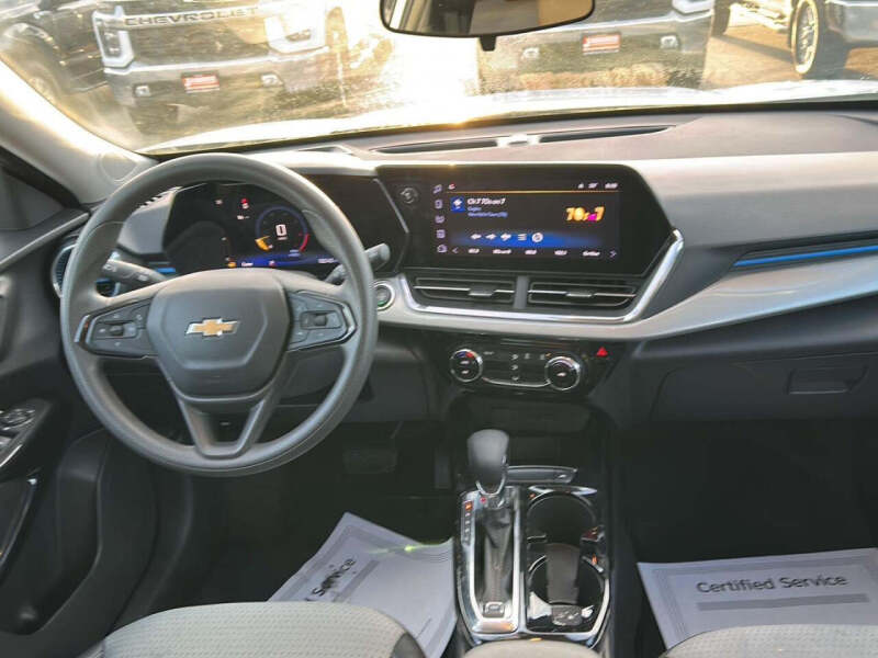 2025 Chevrolet Trax LT