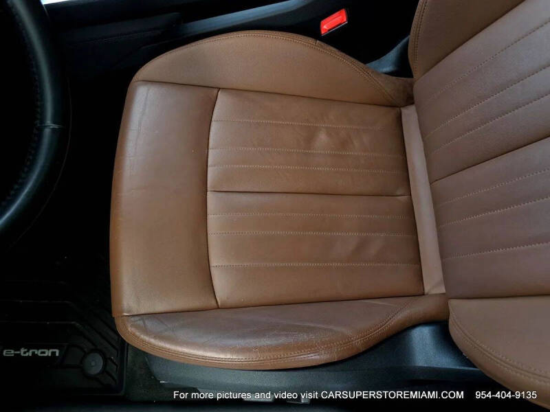 2021 Audi e-tron quattro Premium